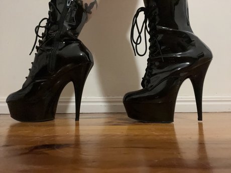 Myrithayne model sexy pics