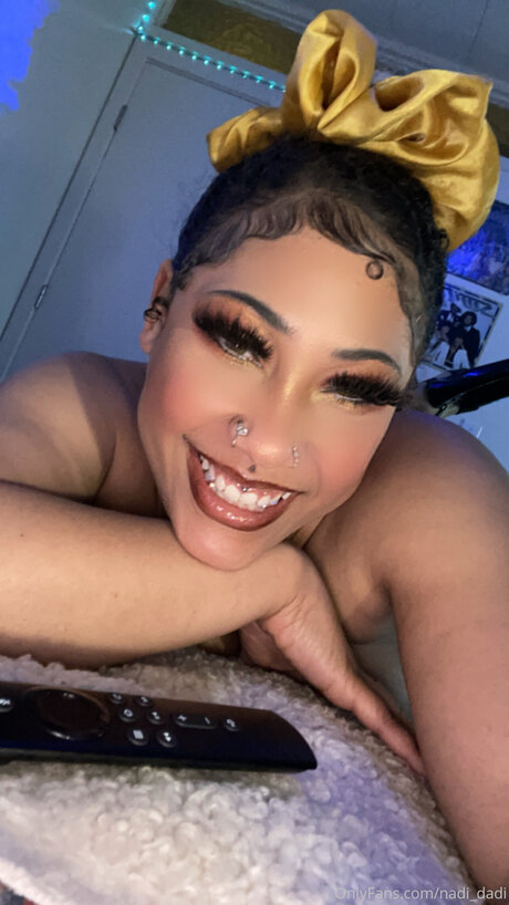 Nadi Hustle sexy star photos