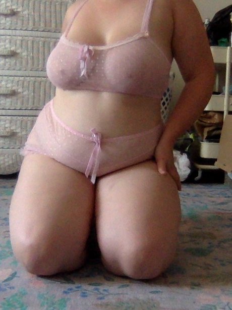 CurvesandCurlsxxx FREE perfect actress pic