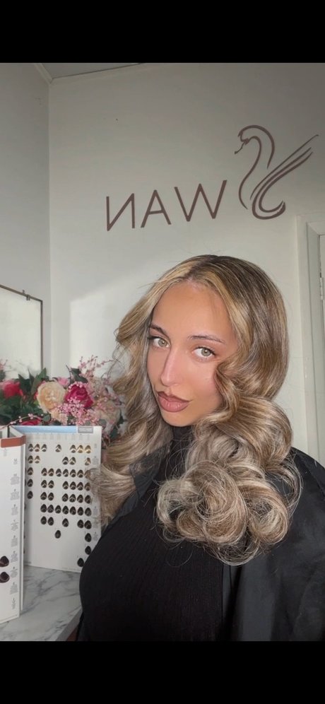 Findom Farah sexy pornstar pic