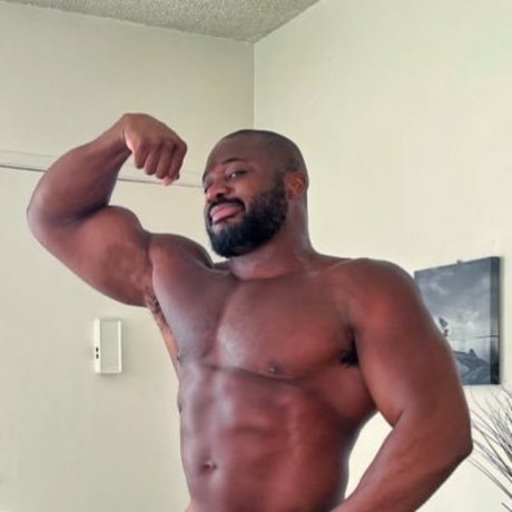 CocoaMuscle nudes model photo