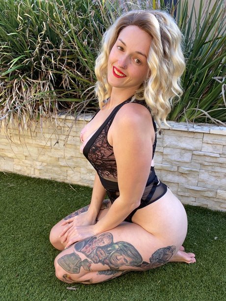 Cherry Valentine Premium_ nude pornstar photo