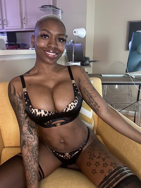 Milo Skye Miss Impossible Pussy pornographic star photos