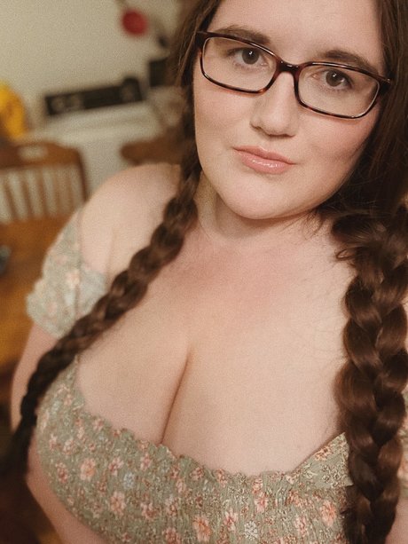 Deeliciously Me porn star picture