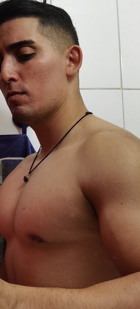 CrnaGora xxx model img