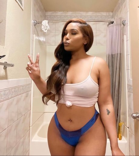 TS Nellie star nudes galleries