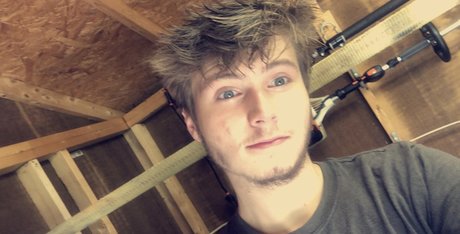 Youngay00 model xxx galleries