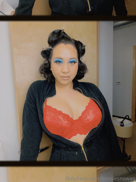 Bessie Snow model exclusive img