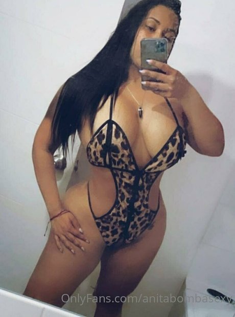 anitabombasexy pornstar picture