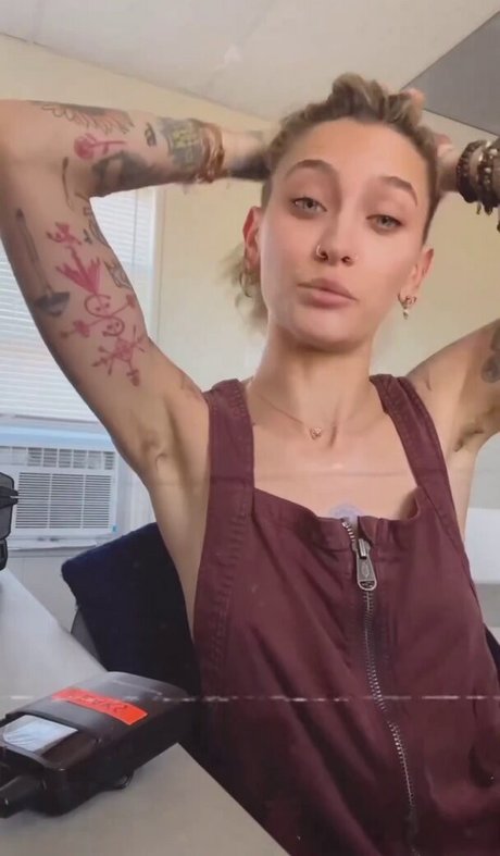 Paris Jackson pornstar top pic