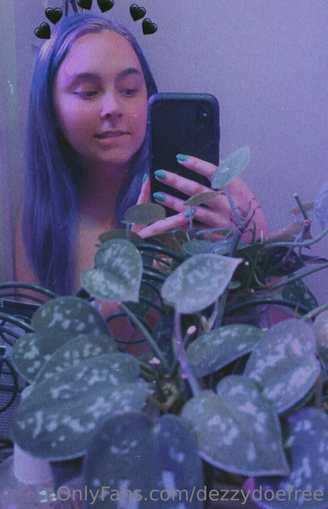 dezzydoefree sex star photo