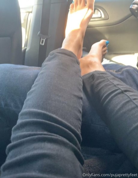 pujaprettyfeet star nude images