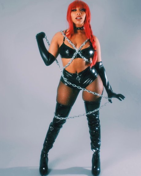 Kiera Please perfect star photos