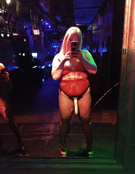 p enrose naked model images