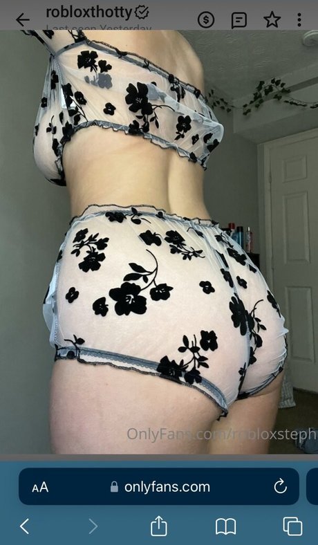 ebony fingering onlyfans beautiful picture