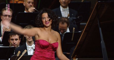 Khatia Buniatishvili best star image