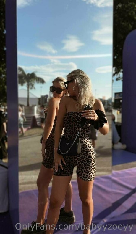 babyyzoeyy model pornographic img