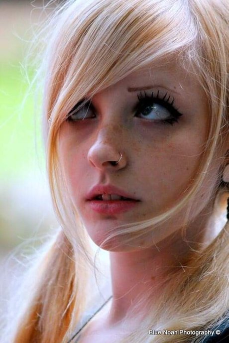 Agnese Innocente naked pornstar gallery