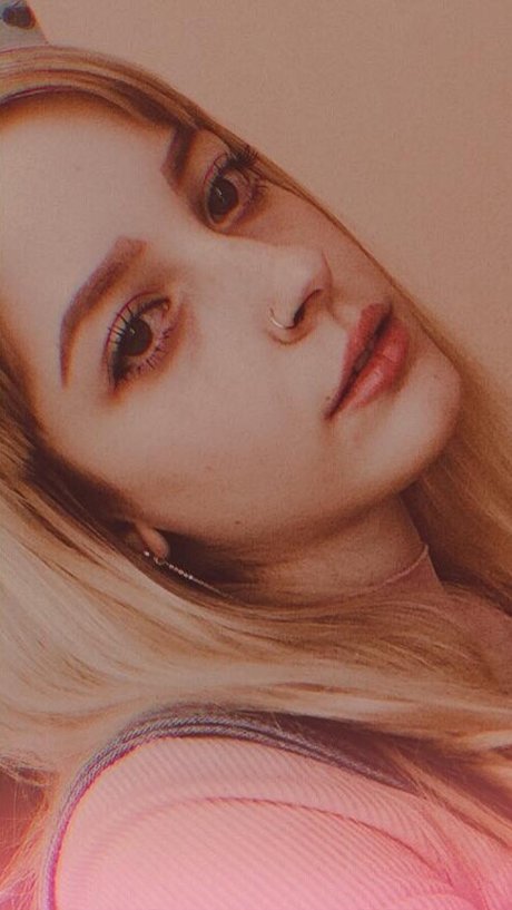 Agnese Innocente top actress pics