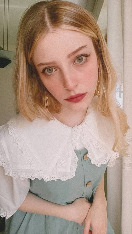 Agnese Innocente sexy pornstar images