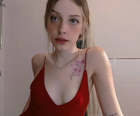 Agnese Innocente model xxx image