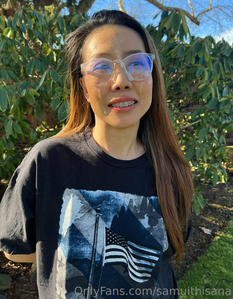 samuithisana pornographic model pics