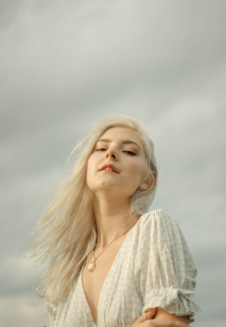 EvaElfie nudes model photos