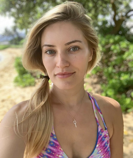 iJustine pornstar xxx galleries