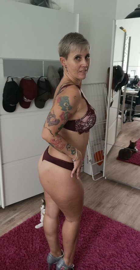 famez de profile image