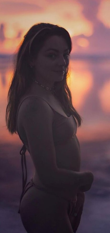 Roxane ASMR model pretty images