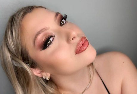 Anabel Kloe Lamarche pornstar hd pic