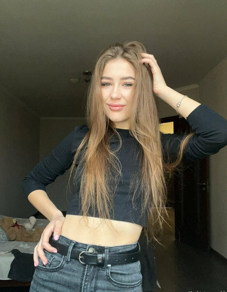 kitty di nude model photo