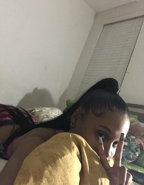 officiallyariaa pornstar nude img