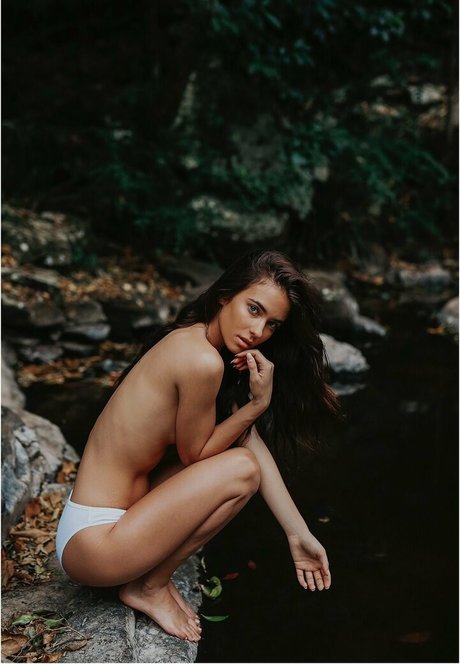 Elisha and Renee Herbert porn model pic