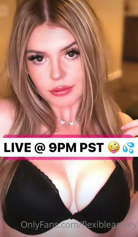 flexibleashley pretty model photo