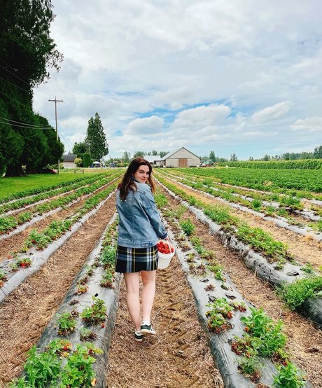 Sarah Z model free photos