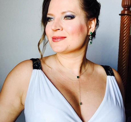 Joice Hasselmann erotic actress picture