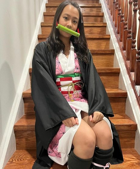 queenbaddii model sexy pictures