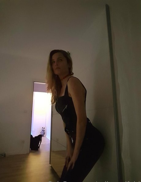 sailerwolfgirl hot actress picture