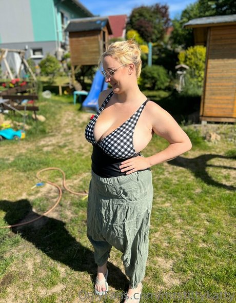 mrstittykatty pornstar high quality images