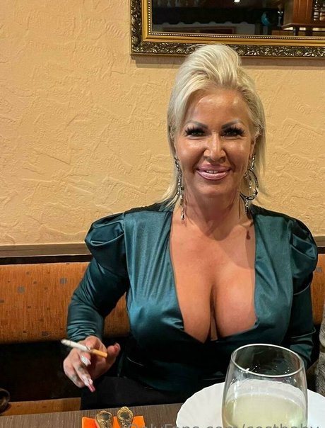 costbaby xxx model image