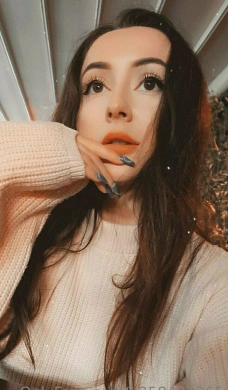 skinny brunette onlyfans free archive