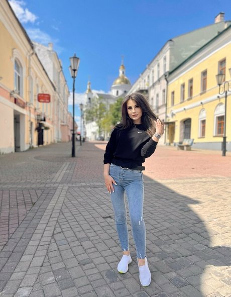 alisonwish pretty actress images