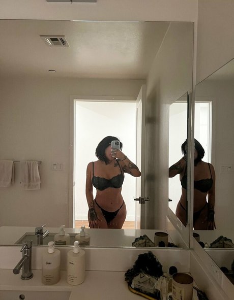 Heidikinnns art model pics