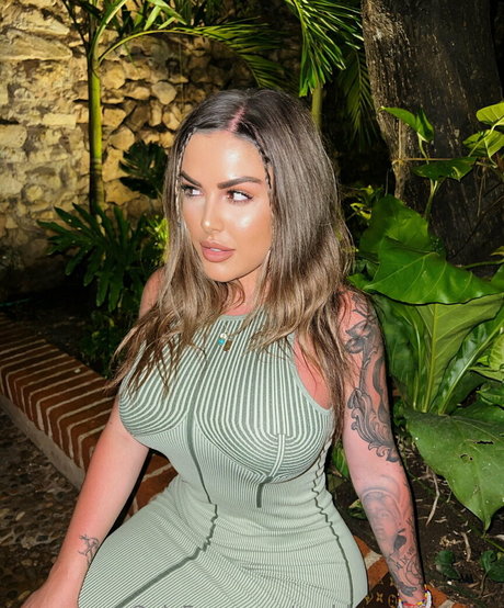 goddesscarmenxo model nude photo