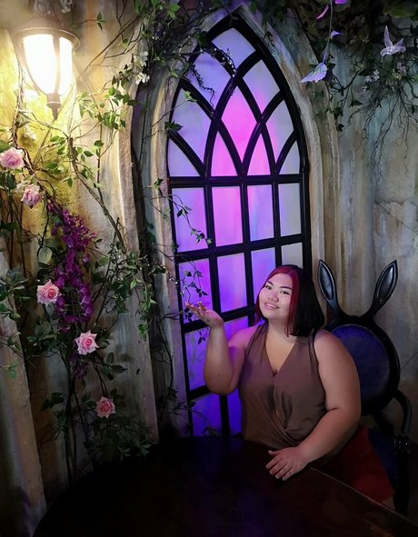 ameenachubbycutie porn star gallery