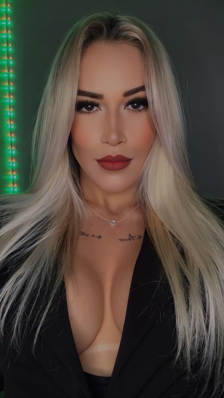 Amanda Aparecida model erotic images