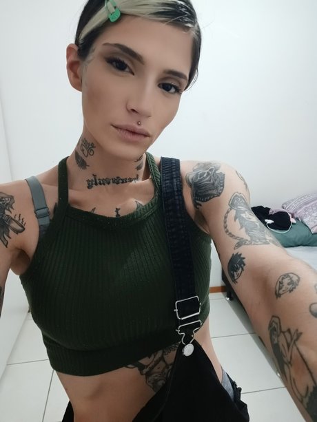 K M A sex star pics