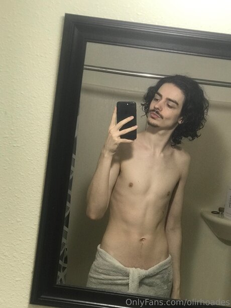 Oli Rhoades pornographic actress img