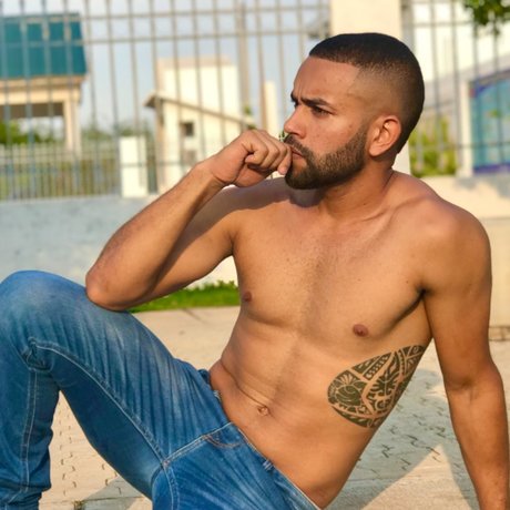 Jorge Molotov model pornographic picture